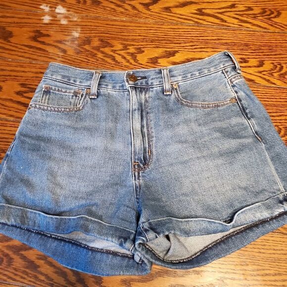 American Eagle blue jean Mom shorts sz 6 - Picture 1 of 5